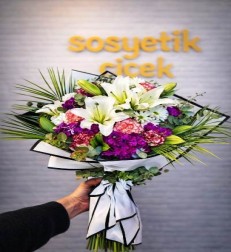 beyaz-zarafet-lilyum-buketi.jpeg